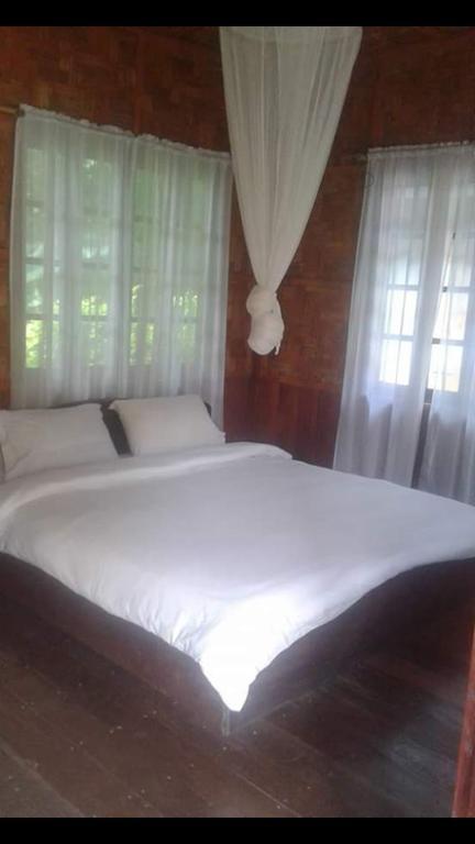Ning Ning Guesthouse Muang Ngoi Bagian luar foto