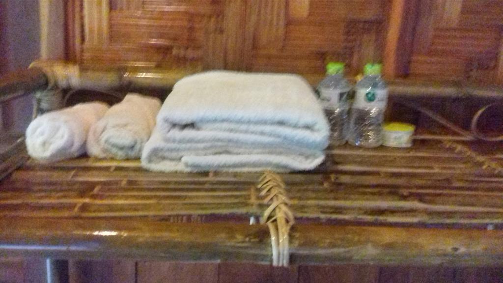 Ning Ning Guesthouse Muang Ngoi Bagian luar foto